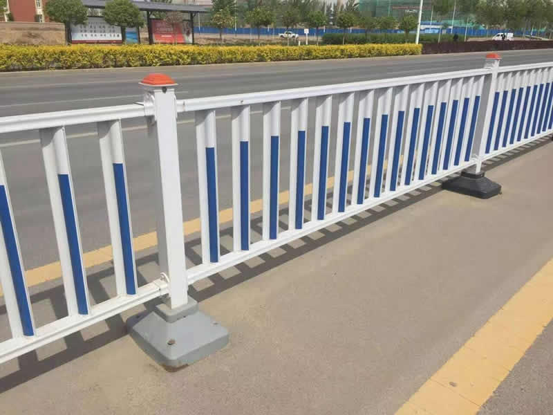 涧西防眩目道路护栏